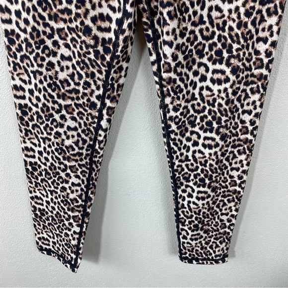 Zia Brilliant Scrunchy What Leopard Leggings
Size Medium 6-8 - Picture 7 of 8
